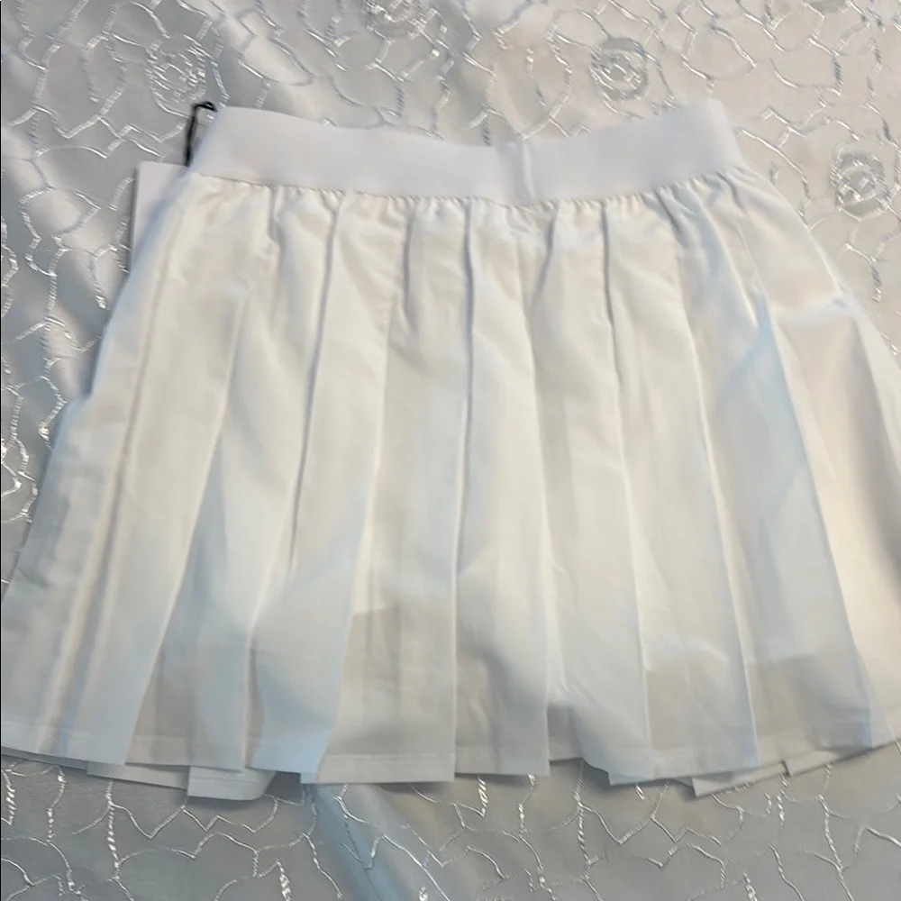ALO Yoga Women's White tennis Skirt size xxs
